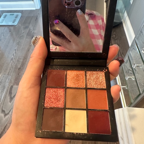 Huda eye shadow - Picture 3 of 3